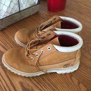 Low top women’s timberlands